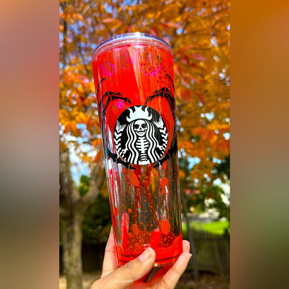 🩸 24oz Blood Drip Snowglobe Tumbler 🩸